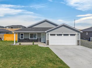 2909 E Helena St, Pasco, WA 99301