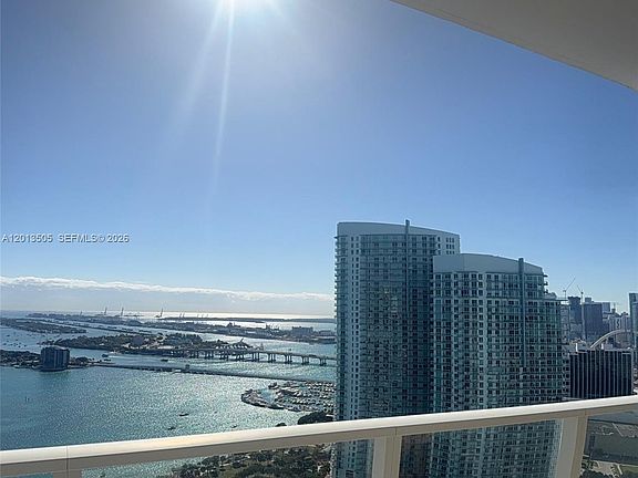 5th image of 2020 N Bayshore Dr APT 3804