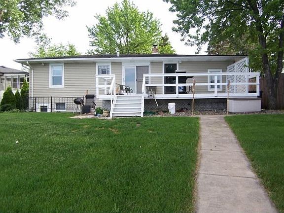 2nd image of 28 E Lake Shore Dr