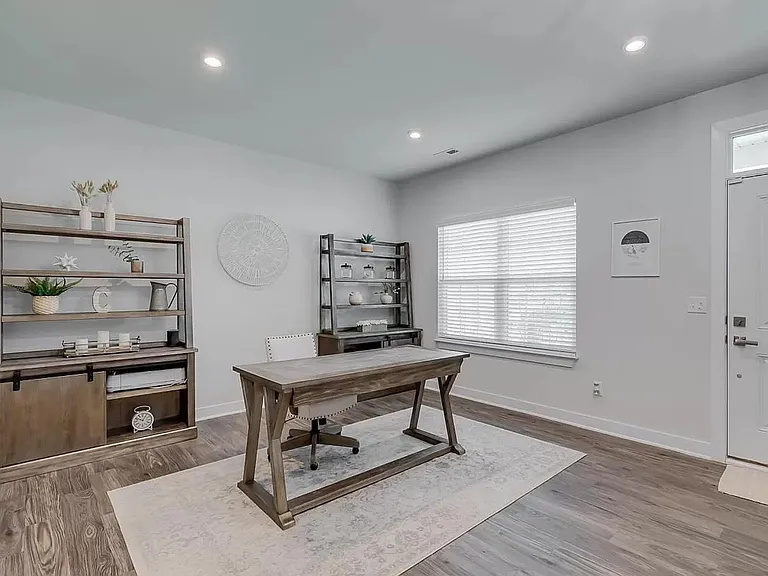231 Thames Valley Dr — Photo 8
