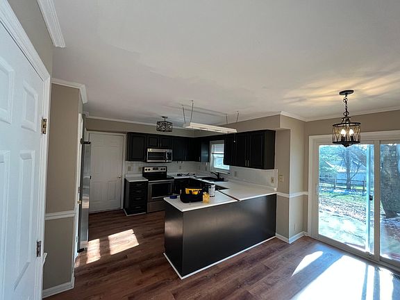 3rd image of 1033 Macintosh Ln