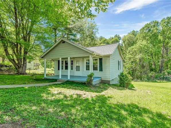 147 Pondview Dr, Wilkesboro, NC 28697