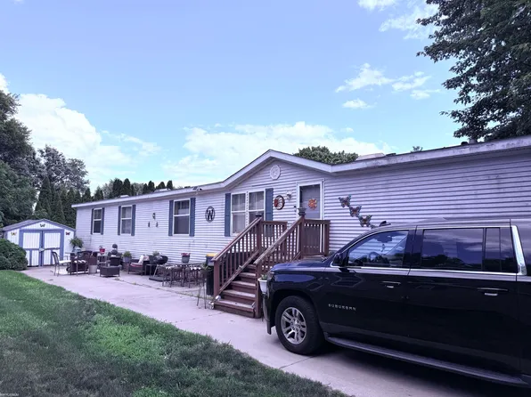 48364 Eureka Dr, Clinton Township, MI 48036