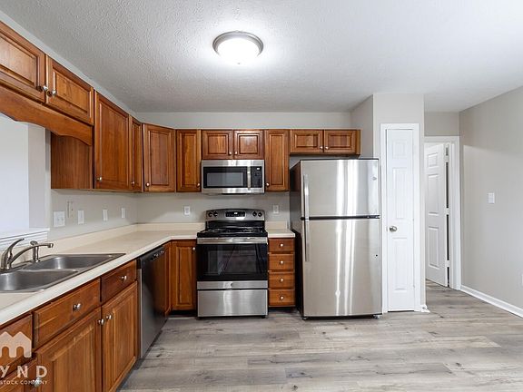 3rd image of 2205 Autumn Creek Dr