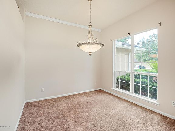 4th image of 1209 Belhaven Ln