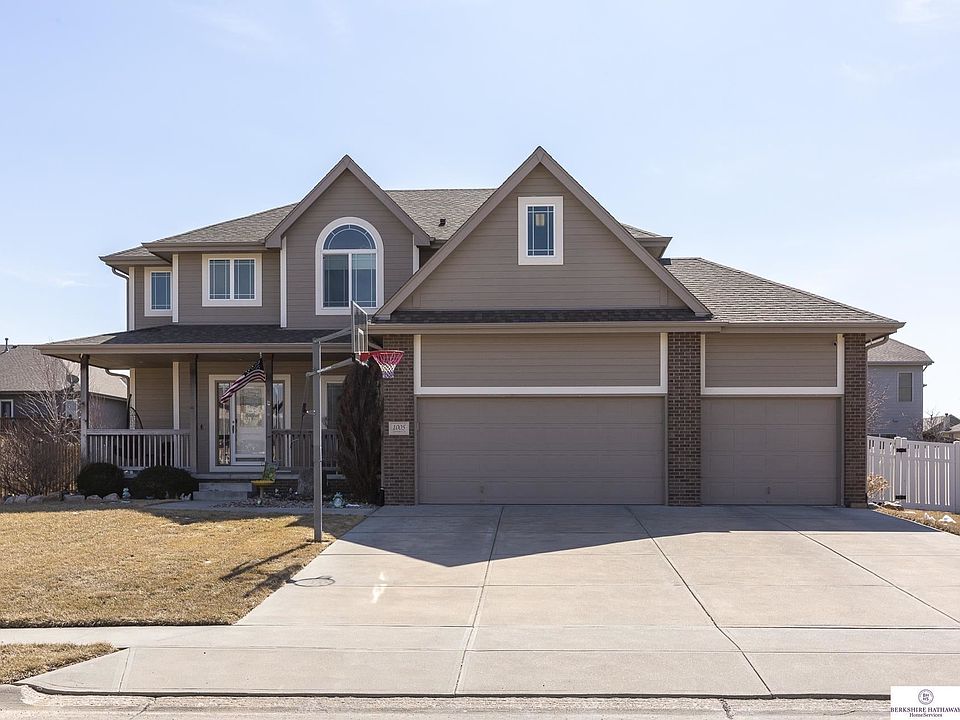 1st image of 1005 Clearwater Dr