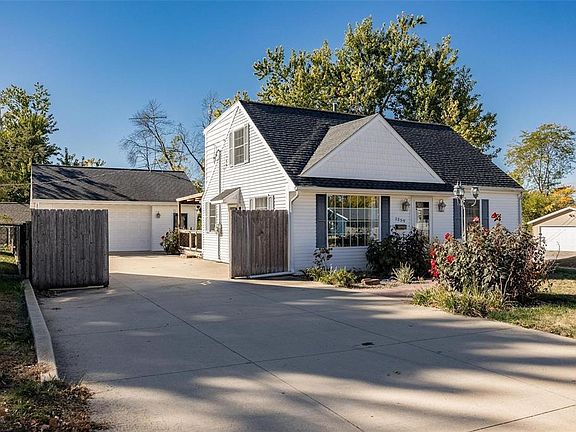 3rd image of 1259 Golfview Dr NE
