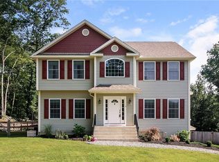 8 Randall Dr, Oxford, CT 06478