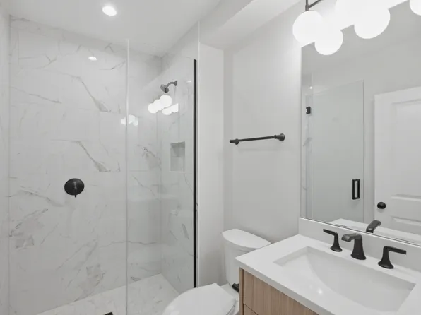2235 N Bissell St #1, Chicago, IL 60614