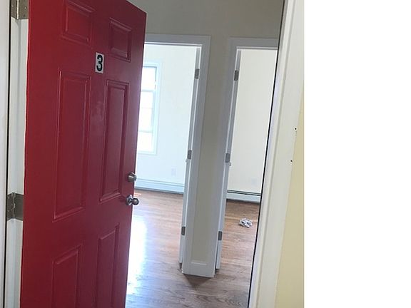 2nd image of 519 Tompkins Ave #2R