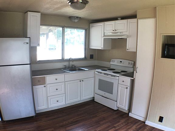 3rd image of 12885 Lakeview Avenue