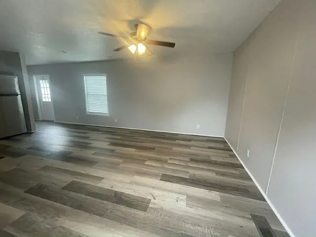 3 bed, 2.0 bath, 1056 sqft, $1,935 — Photo 3