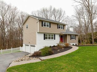 81 Dogwood Rd, Hopewell Junction, NY 12533