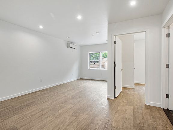 3rd image of 773 Hart St #1R