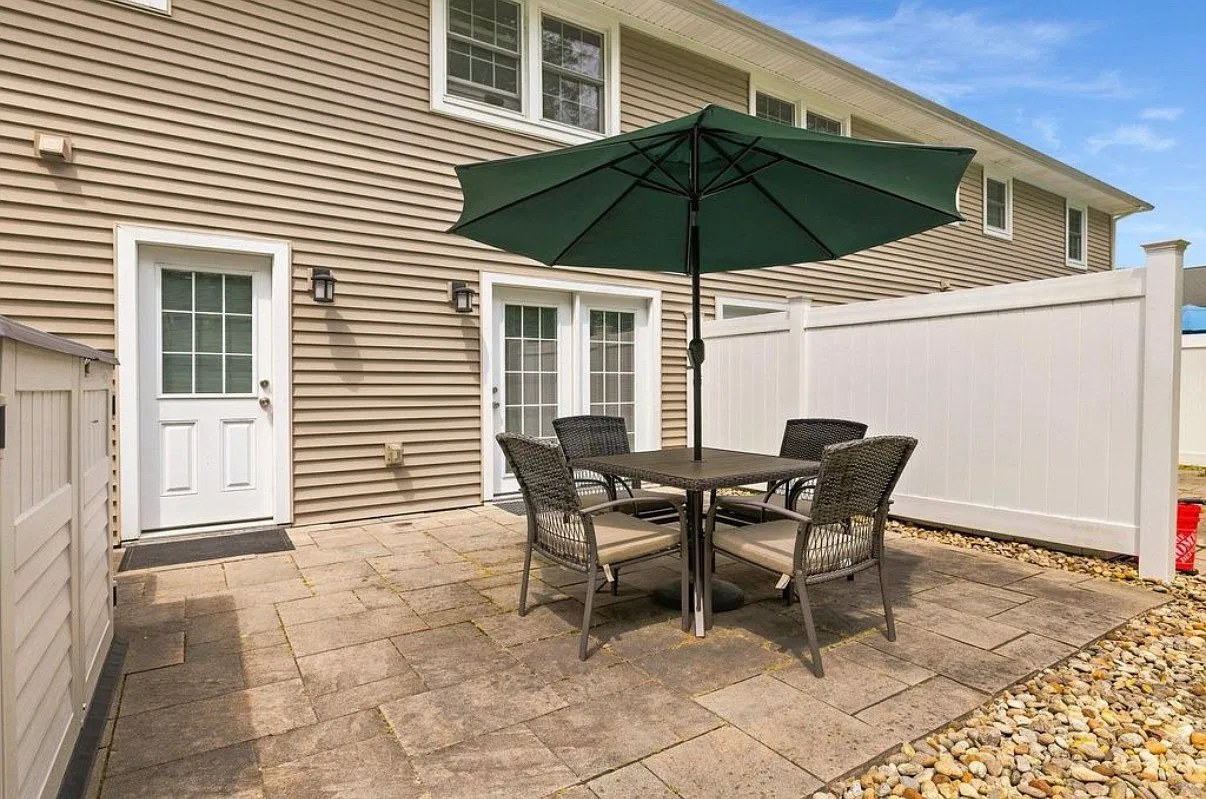 2 bed, 1.5 bath, 1120 sqft, $2,995 — Photo 4