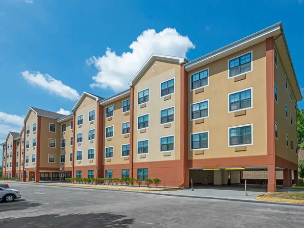 Philadelphia - Plymouth Meeting, 437 Irwins Ln, Plymouth Meeting, PA 19462