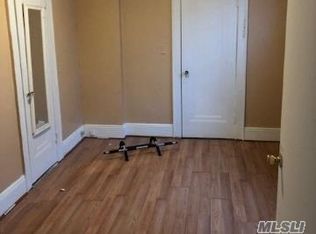 14230 248th St, Rosedale, NY 11422