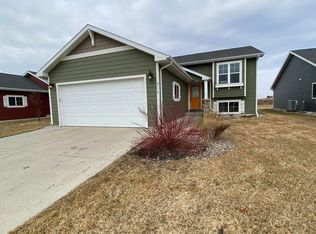 2114 Rio Grand Ave, Brookings, SD 57006