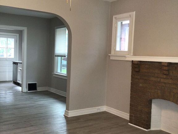 4th image of 4303 S Grand Blvd #A