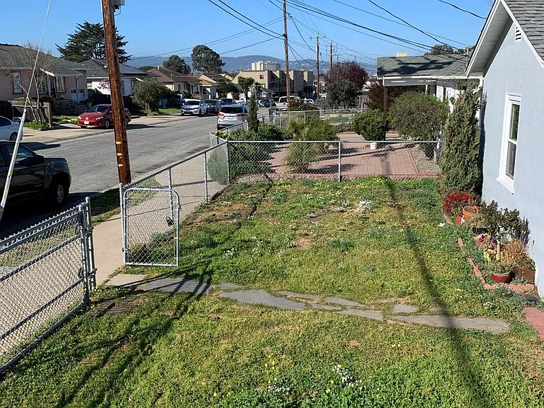 1089 Palm Ave — Photo 14