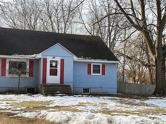 2nd image of 527 Academy St
