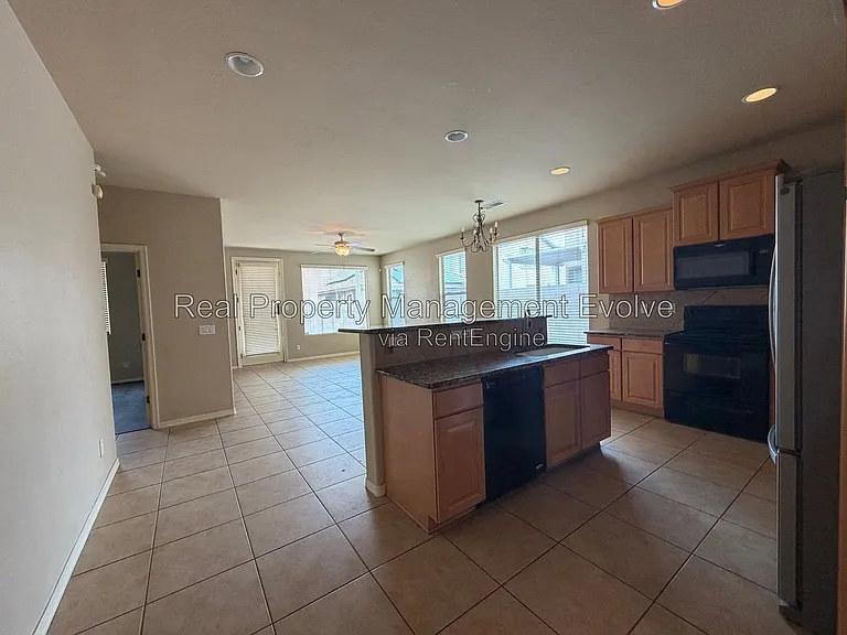5640 W Kowalsky Ln — Photo 6