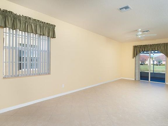 3rd image of 6370 Oxford Cir Unit 101A