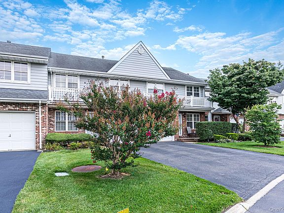 3rd image of 11 Broadlawn Drive