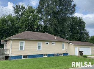 521 N Ridge Ave, Taylorville, IL 62568