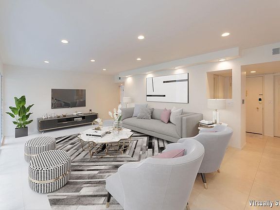 3rd image of 516 San Vicente Blvd Unit 305
