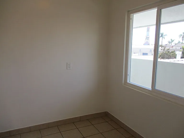 3854 1/2 Euclid Ave — Photo 10