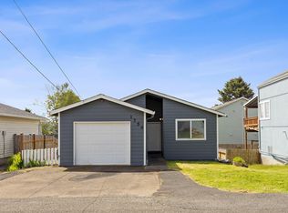 1754 NE 13th St, Lincoln City, OR 97367