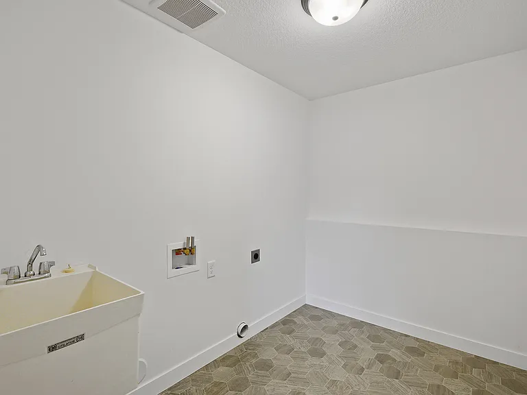 3345 Lachman Ct NE — Photo 13