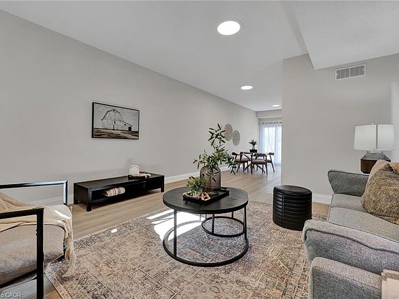 5th image of 800 Myers Rd #218