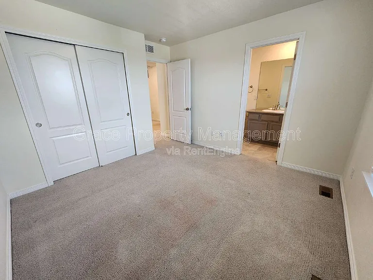 808 Byrd Dr — Photo 14