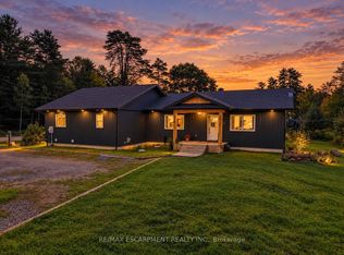 400 Raymond Rd, Muskoka Lakes, ON P1L1X4