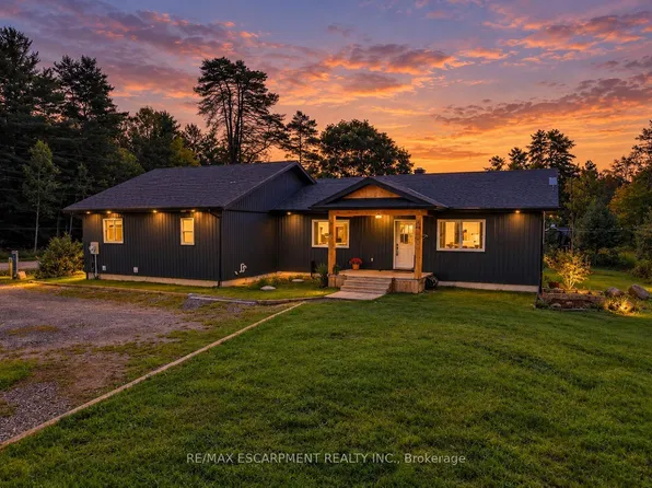 400 Raymond Rd, Muskoka Lakes, ON P1L 1X4