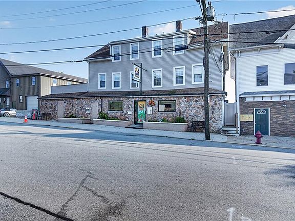 3rd image of 350 River St