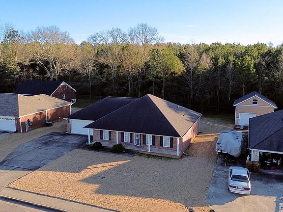 2nd image of 1024 Clint Dr SE
