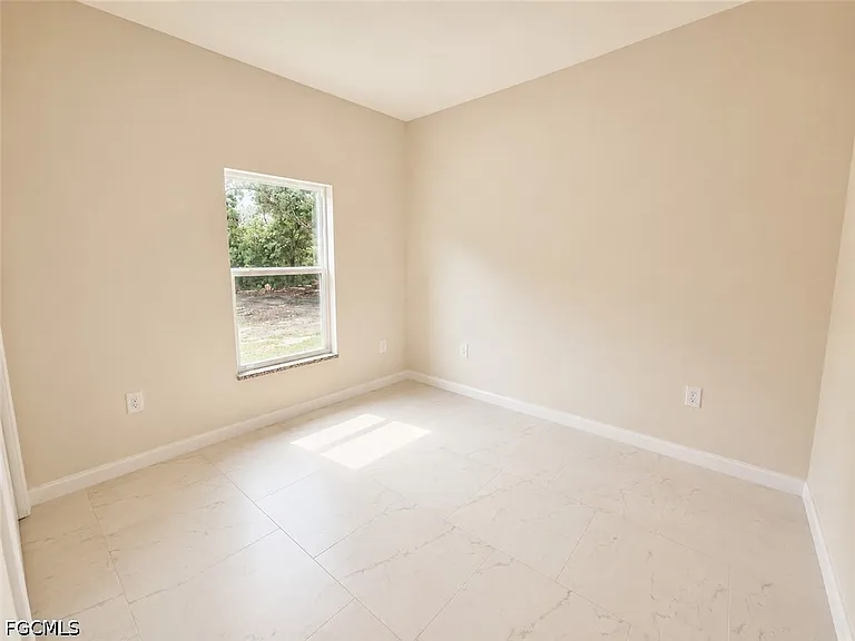 2617 Queen Dr — Photo 8