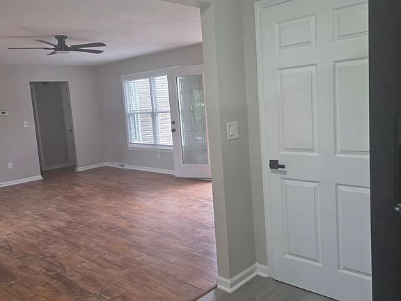 4th image of 309 Westchester Rd