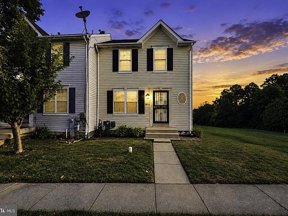 3rd image of 9614 Button Buck Cir