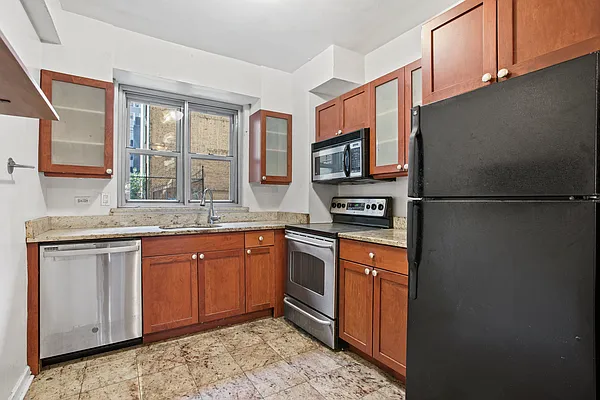 Rented by Douglas Elliman | media 14