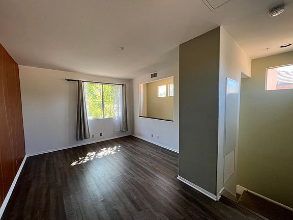 4th image of 10985 Francis Ave