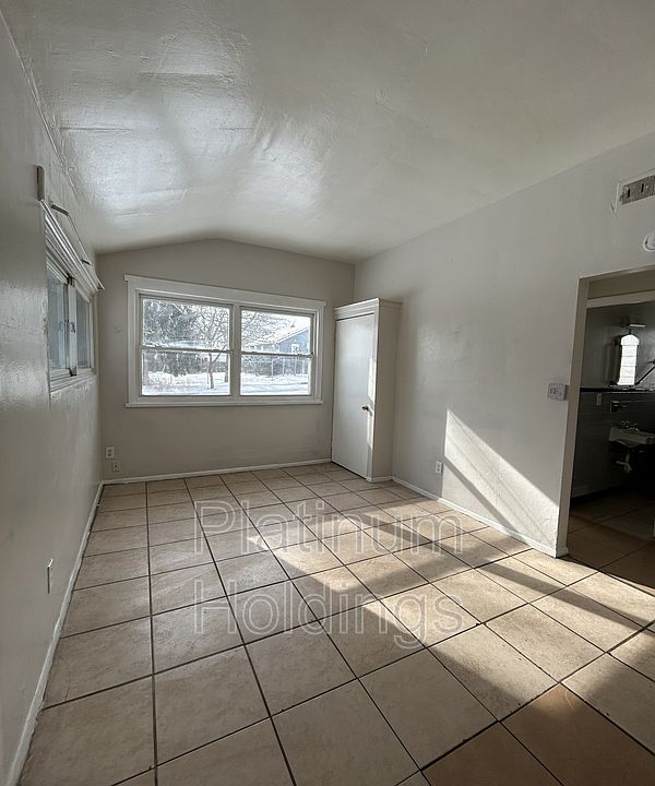 1st image of 1055 Neville Ave