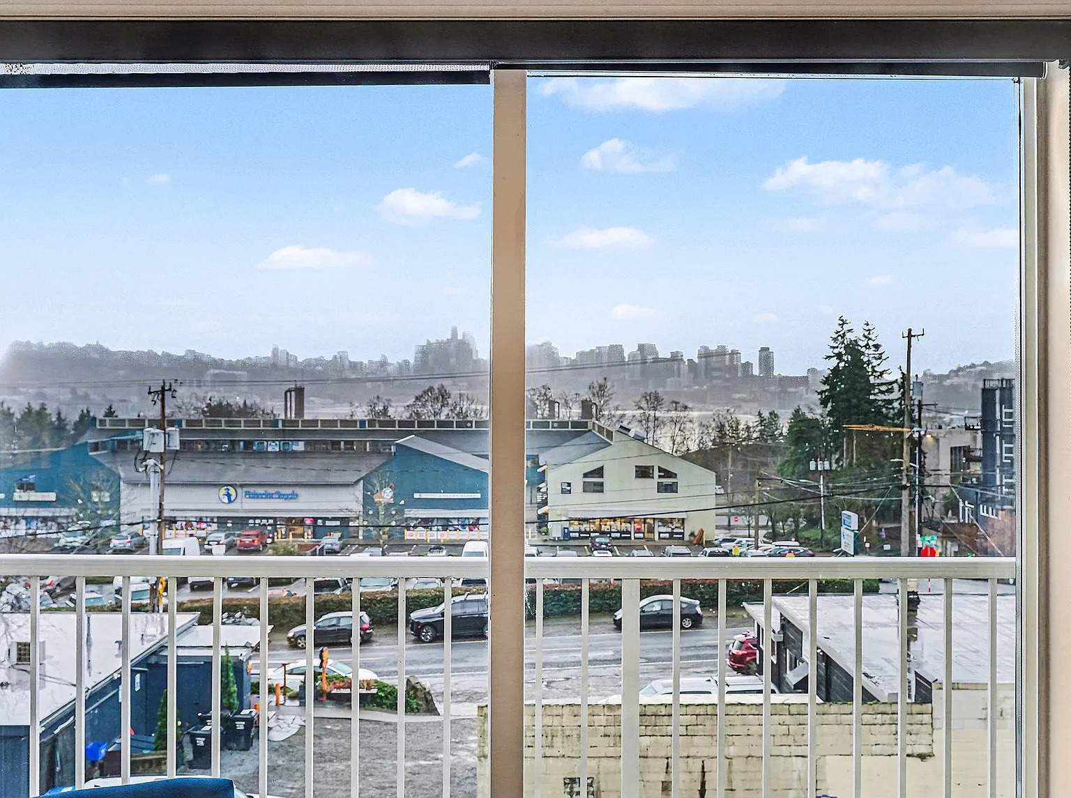 1 bed, 736 sqft, $2,300 — Photo 2