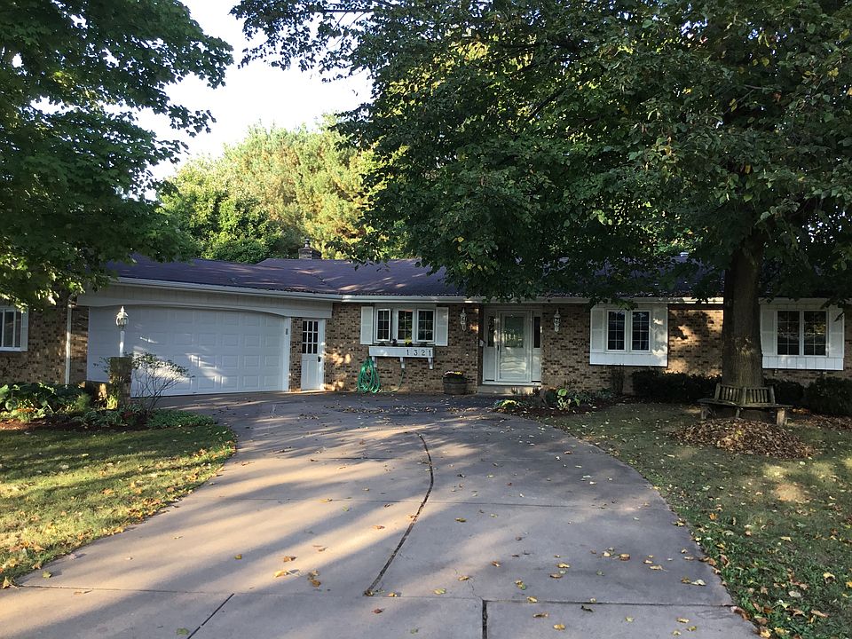 1st image of 1321 Crescent Dr