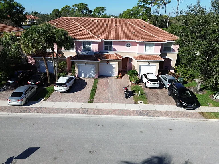 303 Seminole Palms Dr — Photo 12