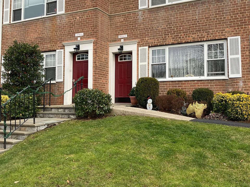 1st image of 11 Westview Ave Building 9-2