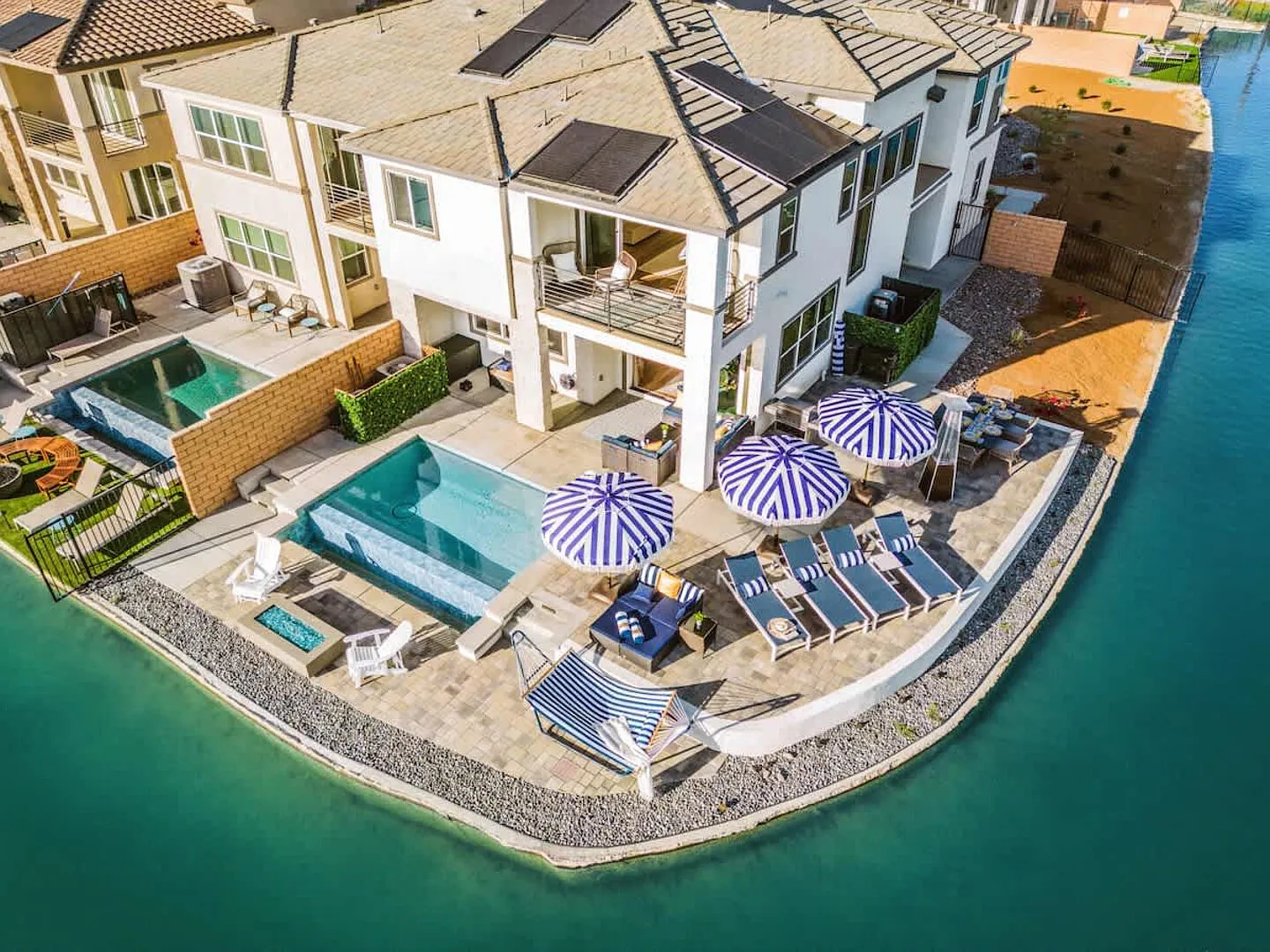 4 Private EnSuites, 270* Lake View, pool+spa, Sleeps 12 — Photo 3